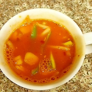 万願寺唐辛子の野菜トムヤムスープ